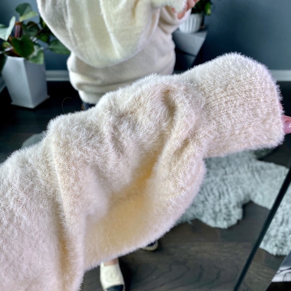 Last 1 ☝️◾️Farrah Fuzzy Knit Snow - Picture 6 of 8